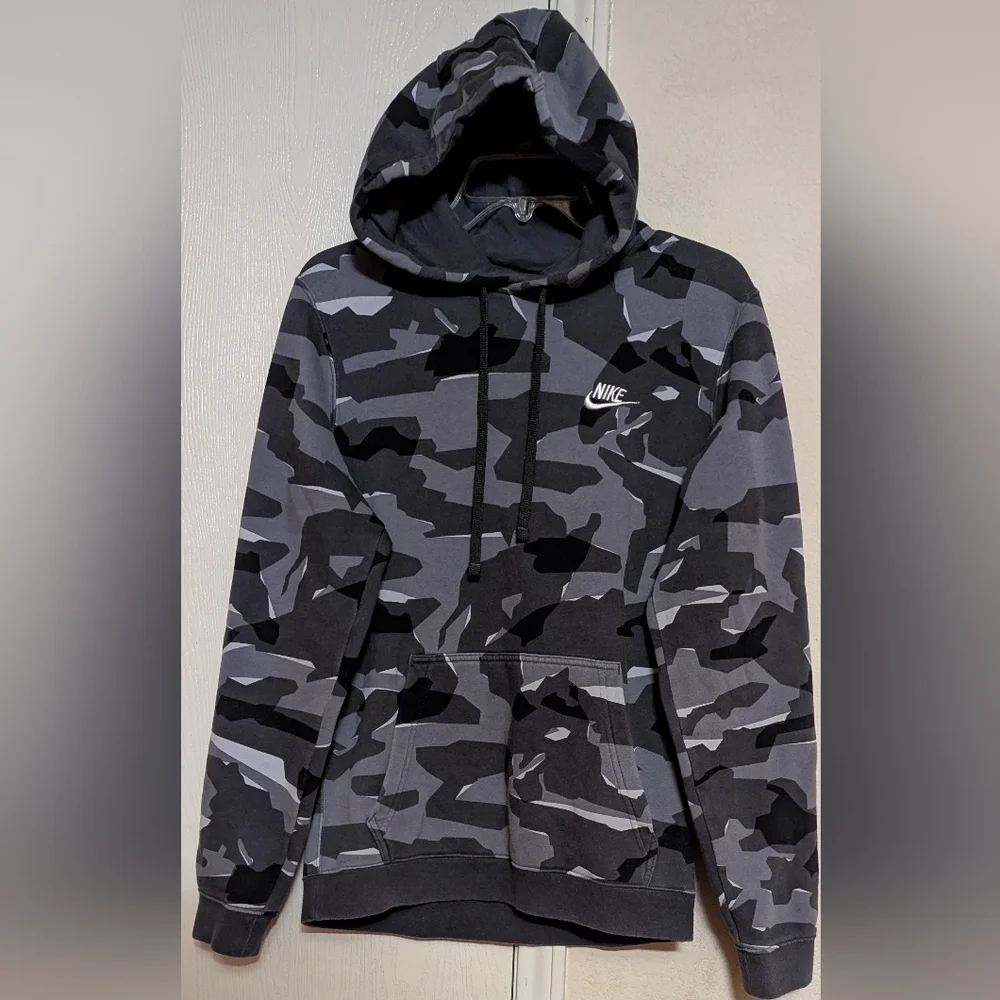 Nike Sportswear Camo-Print Fleece Hoodie Sweatshirt Size S Used Exc MSRP $65 - Picture 3 of 7